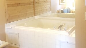 Studiosuite, 1 kingsize-seng, ikke-røyk | Boblebad
