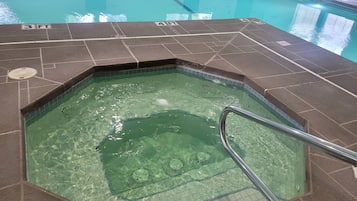 室内 SPA 浴缸