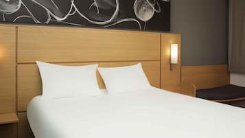 Habitación doble estándar | Escritorio, cortinas blackout y insonorización