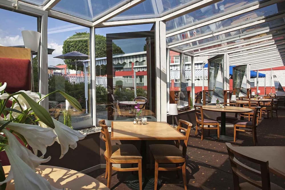 Ibis 3 Lacs Neuchatel Hotel