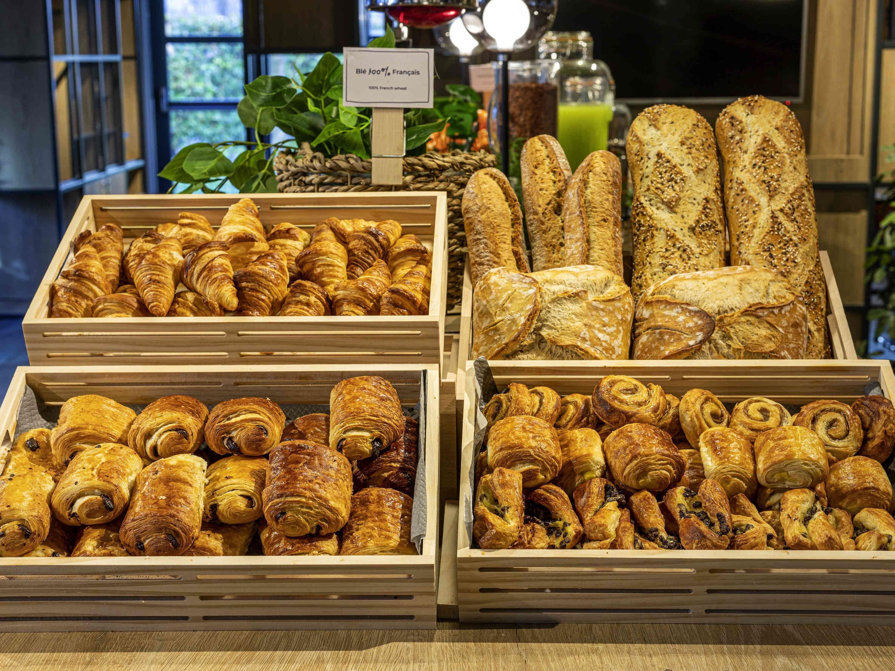 daily continental breakfast (chf 16 per person)