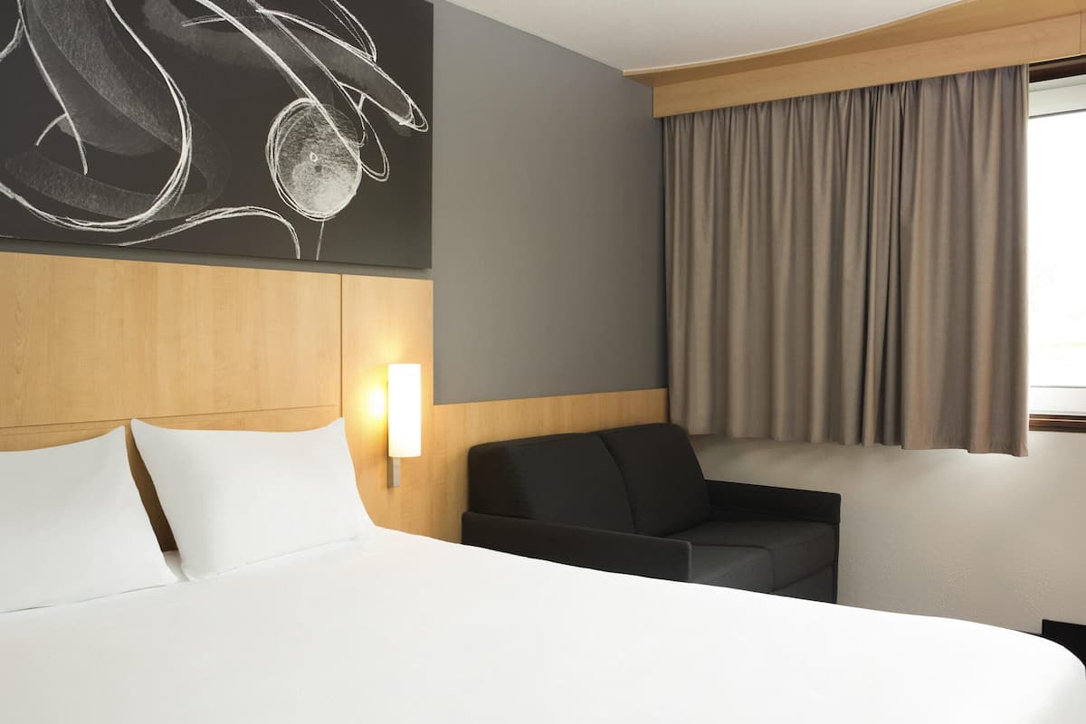 Double Room, 1 Double Bed with Sofa bed, Air conditioning (No Lift)