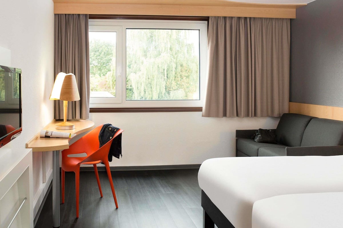 Double Room, 1 Double Bed with Sofa bed, Air conditioning (No Lift)