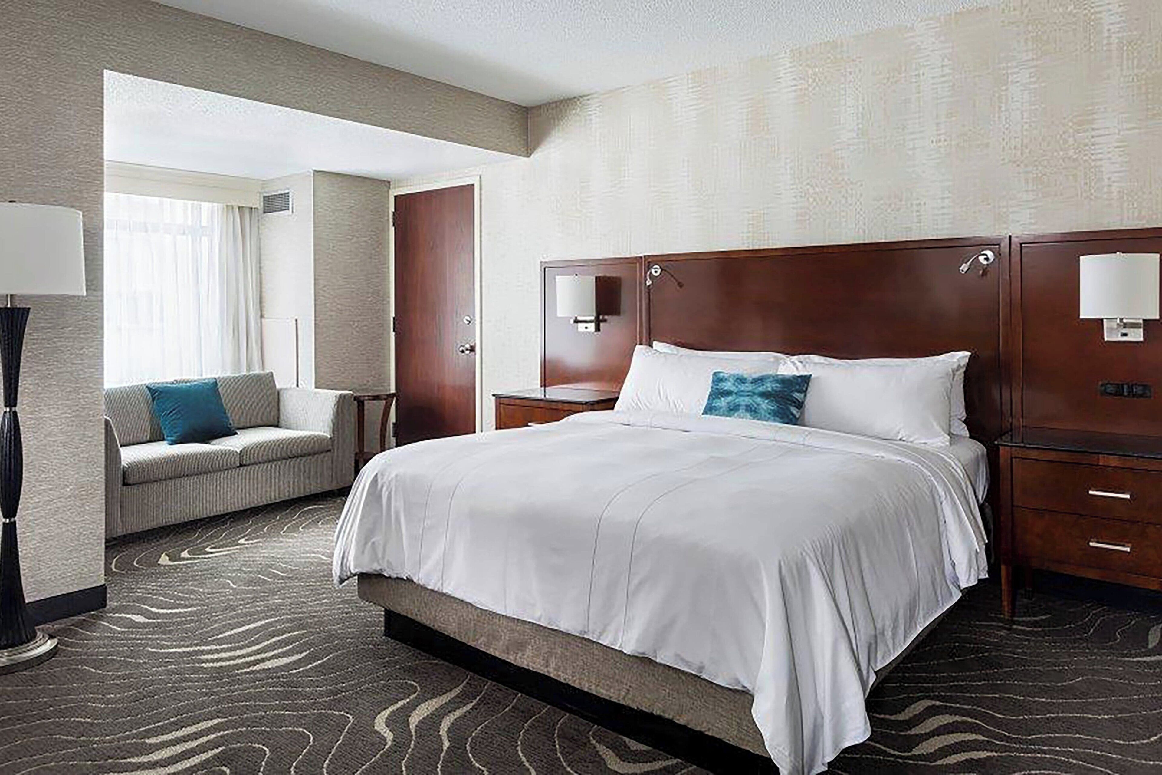 1 bedroom, premium bedding, down duvets, desk