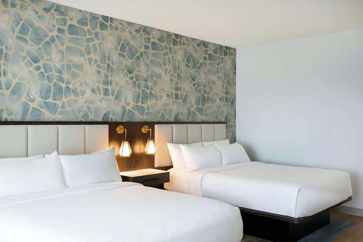 客房, 2 張加大雙人床 | 高級寢具、羽絨被、書桌、遮光窗簾/窗簾