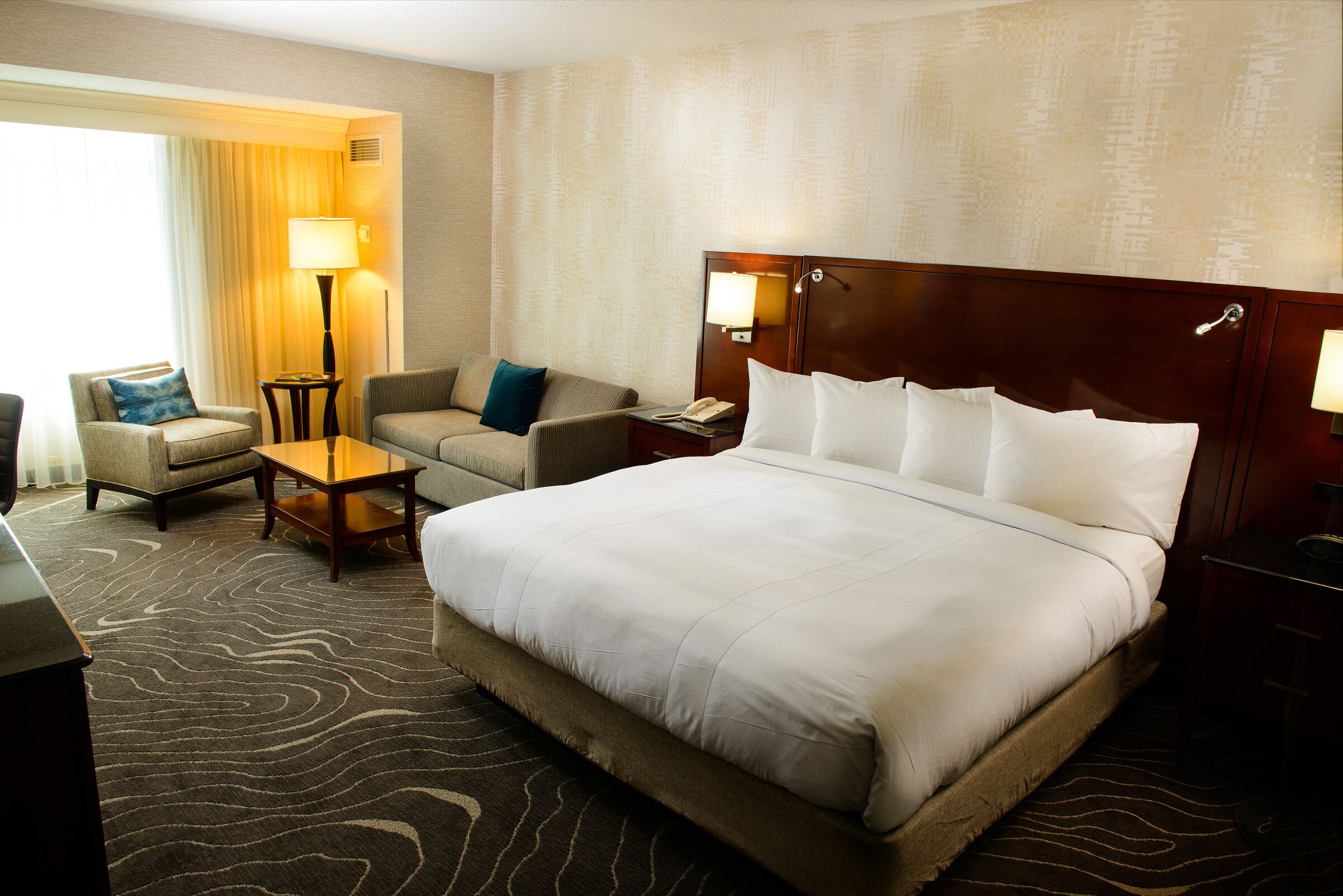 room, 1 king bed, non smoking | 1 bedroom, premium bedding, down duvets, desk