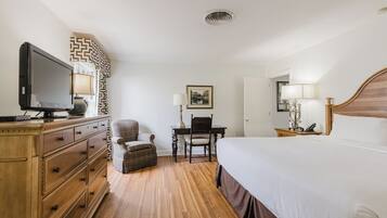 Luxury Suite | Premium bedding, pillow-top beds, desk, laptop workspace