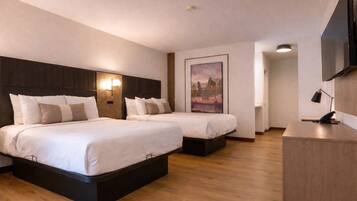 Chambre Double Signature, 2 grands lits | Literie de qualité supérieure, surmatelas, bureau