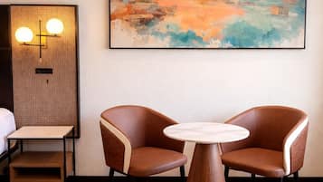 Executive Room, 1 King Bed | Premium bedding, pillow-top beds, desk, laptop workspace