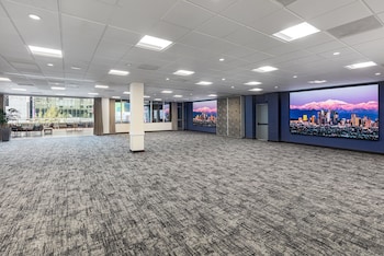 Meeting space at E-Central Downtown Los Angeles Hotel