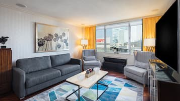 Suite (E-Central Platinum) | Allergitestet sengetøy, dundyner, senger med overmadrass og minibar