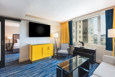 E-Central Downtown Los Angeles Hotel - view 3