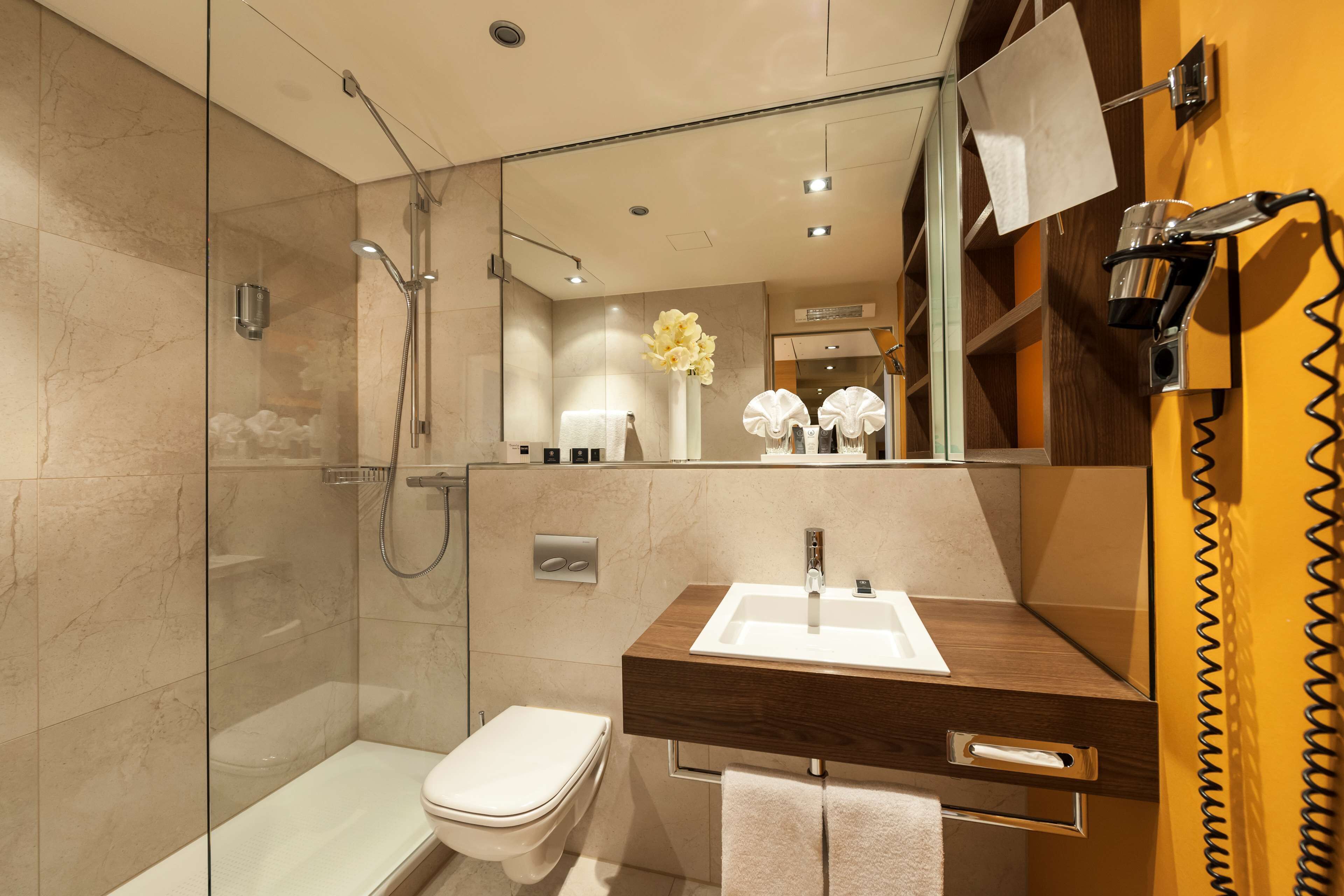 1 bedroom, premium bedding, in-room safe, desk