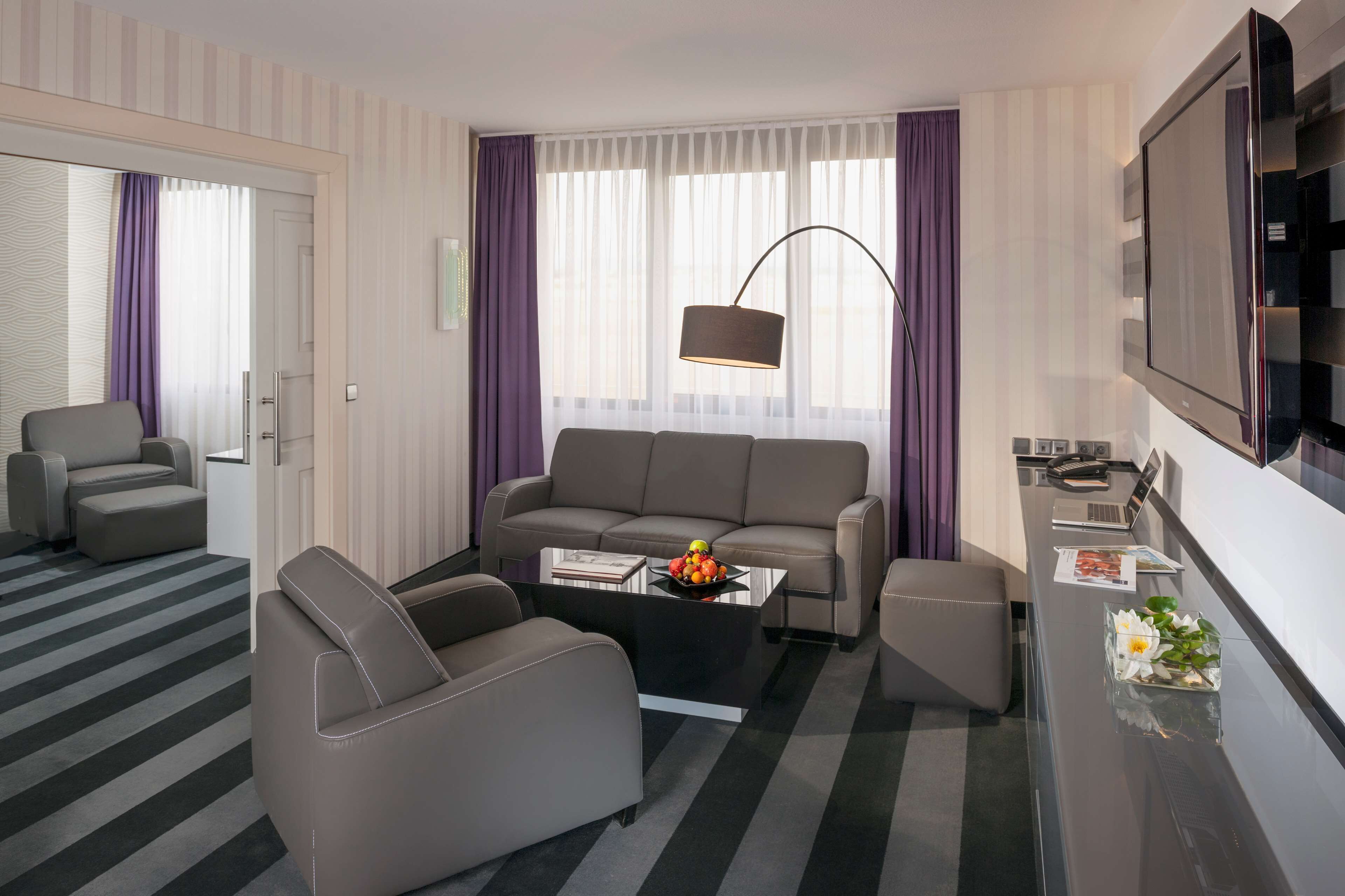 1 bedroom, premium bedding, in-room safe, desk