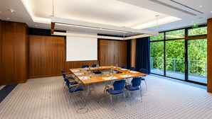 Meeting facility - Sunday am Main Taunus Zentrum Frankfurt/Sulzbach (Sulzbach)