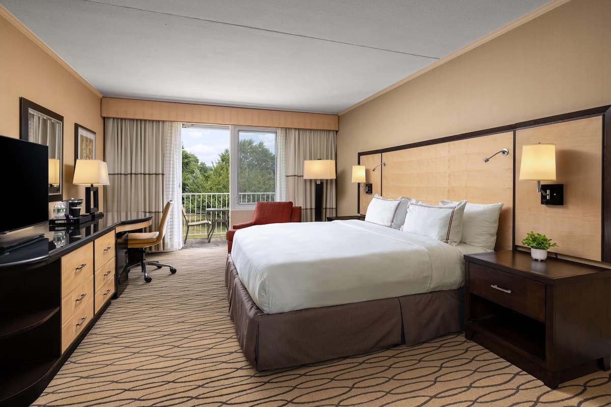 Habitación, 1 cama King size, para no fumadores, balcón | Ropa de cama de alta calidad y caja de seguridad en la habitación