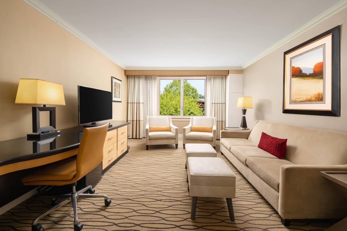 Suite, 1 Bedroom, Non Smoking (2 Double Beds) | Premium bedding, in-room safe, desk, laptop workspace