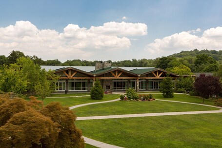 Sleepy Hollow Hotel - Image 19