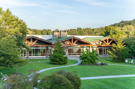 Sleepy Hollow Hotel - Image 3
