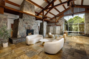Lobby - Sleepy Hollow Hotel, a Dolce by Wyndham (Tarrytown)