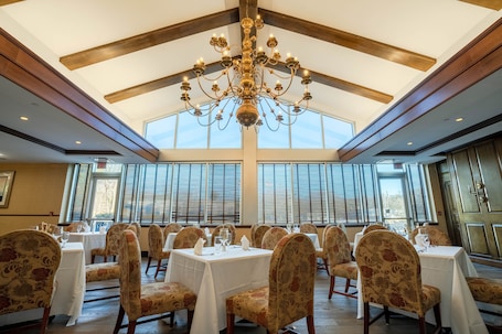 Breakfast and dinner served, American cuisine