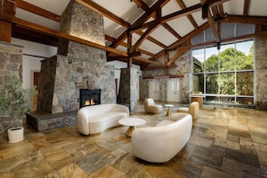 Lobby - Sleepy Hollow Hotel, a Dolce by Wyndham (Tarrytown)