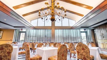 Se sirven desayunos y cenas, cocina americana