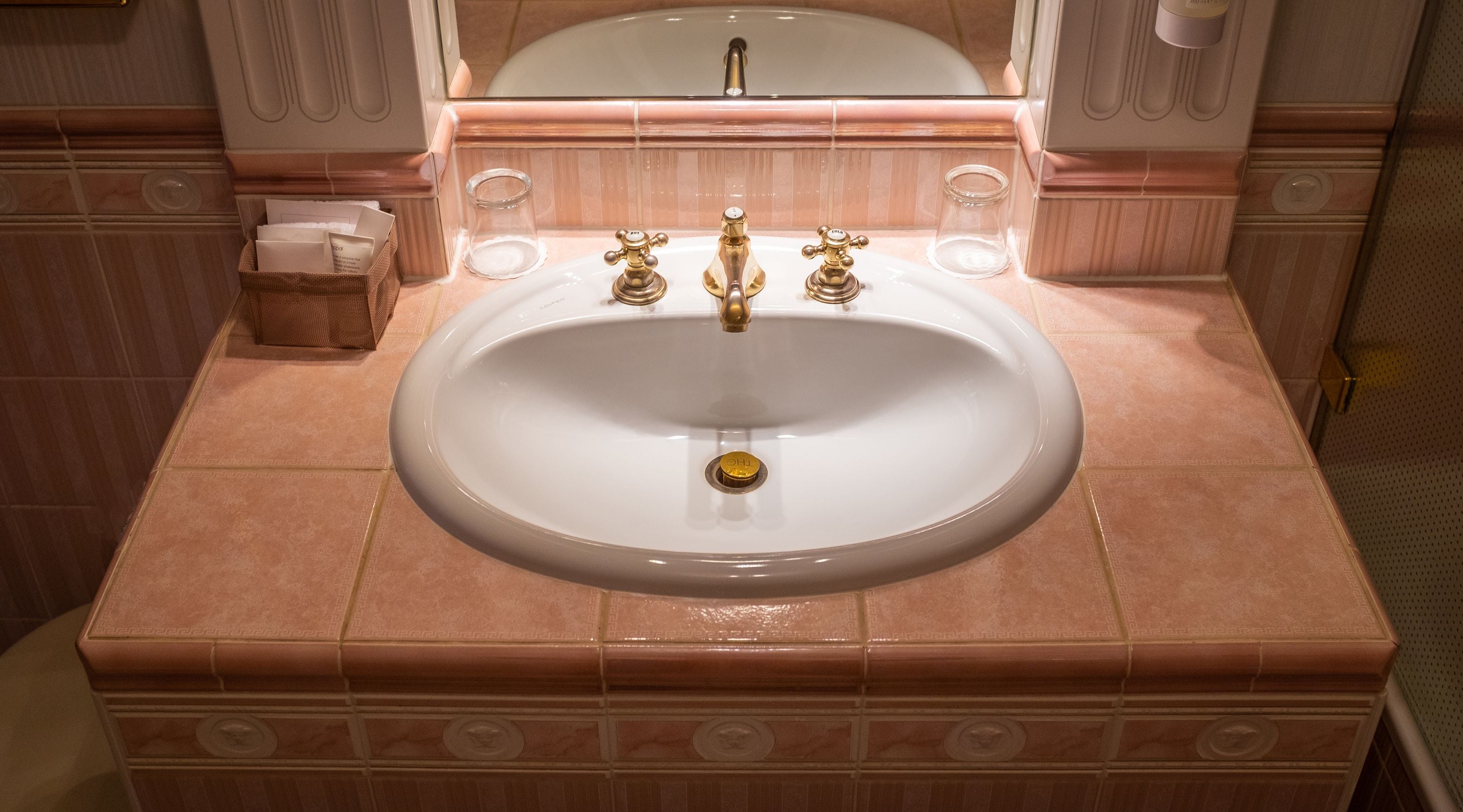 junior suite | bathroom sink