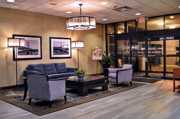 Interior - Holiday Inn Weirton - Steubenville Area by IHG (Weirton)