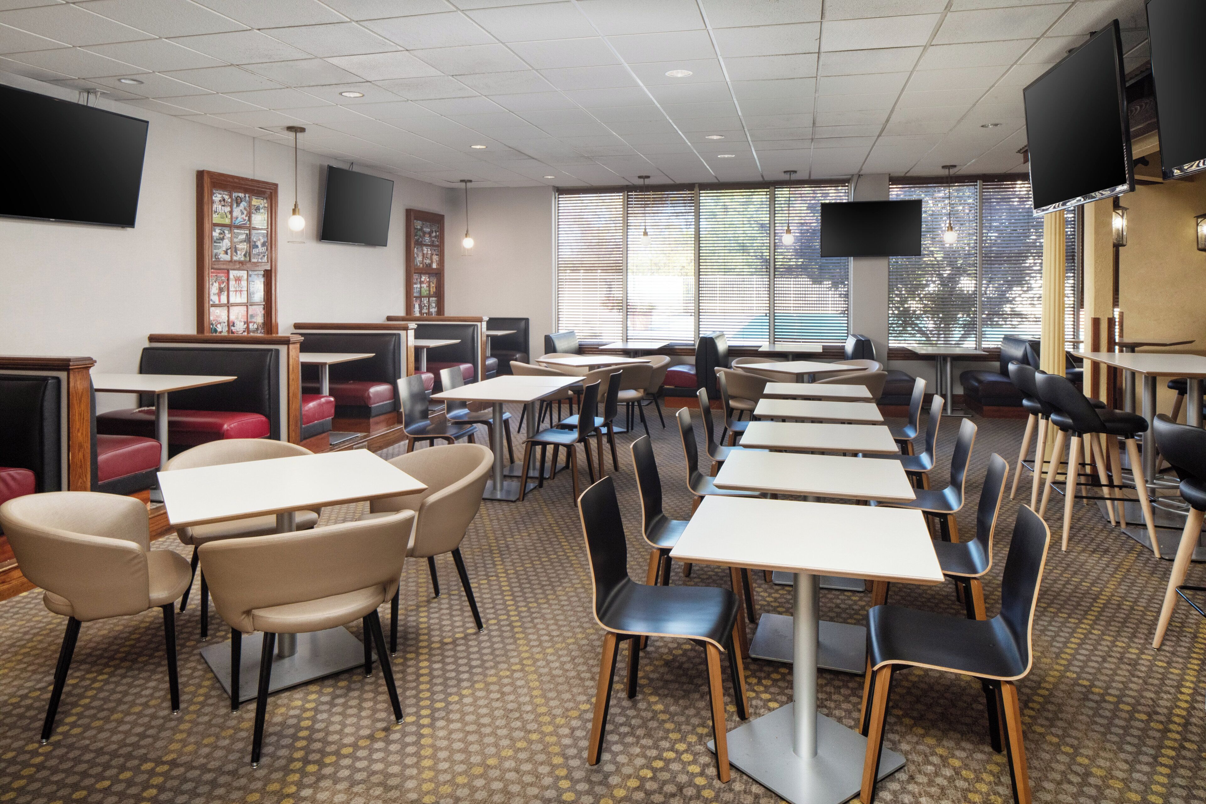 breakfast, dinner, brunch served; italian cuisine, pool views