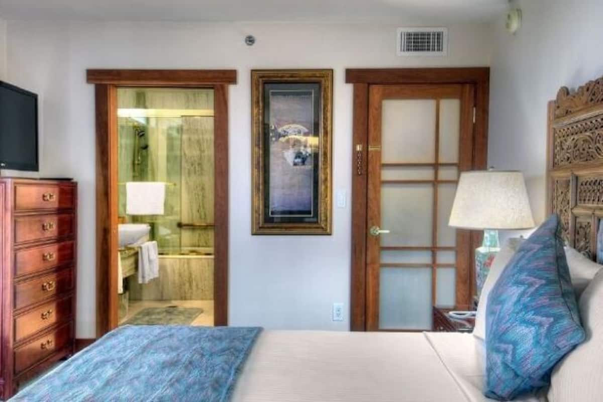 Premium bedding, minibar, in-room safe, individually decorated