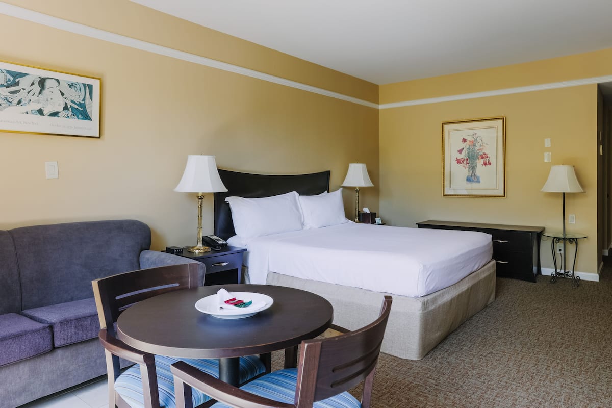 Premium Room, Lagoon View | Premium bedding, minibar, in-room safe, individually decorated