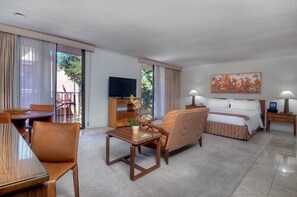 Executive Suite, 1 King Bed, Kitchen | Living area | 42-inch LCD TV with satellite channels, Smart TV