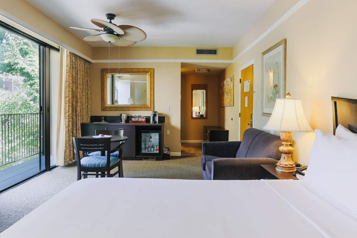 Deluxe Room, 1 King Bed | Premium bedding, minibar, in-room safe, individually decorated