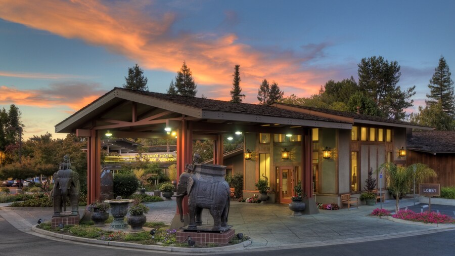 Dinah's Garden Hotel