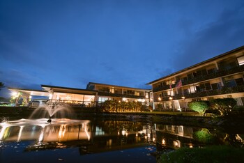 Hotel Exterior at SCP Hilo Hotel