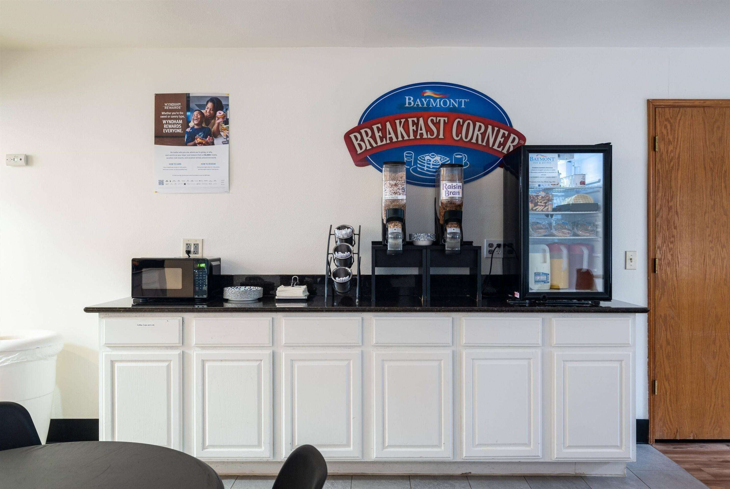 free daily continental breakfast