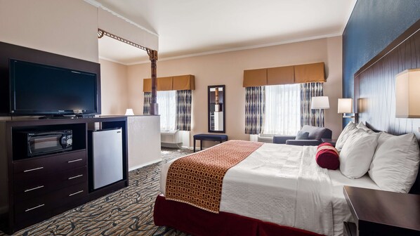 Suite, 1 King Bed, Non Smoking, Refrigerator & Microwave (with Sofabed)