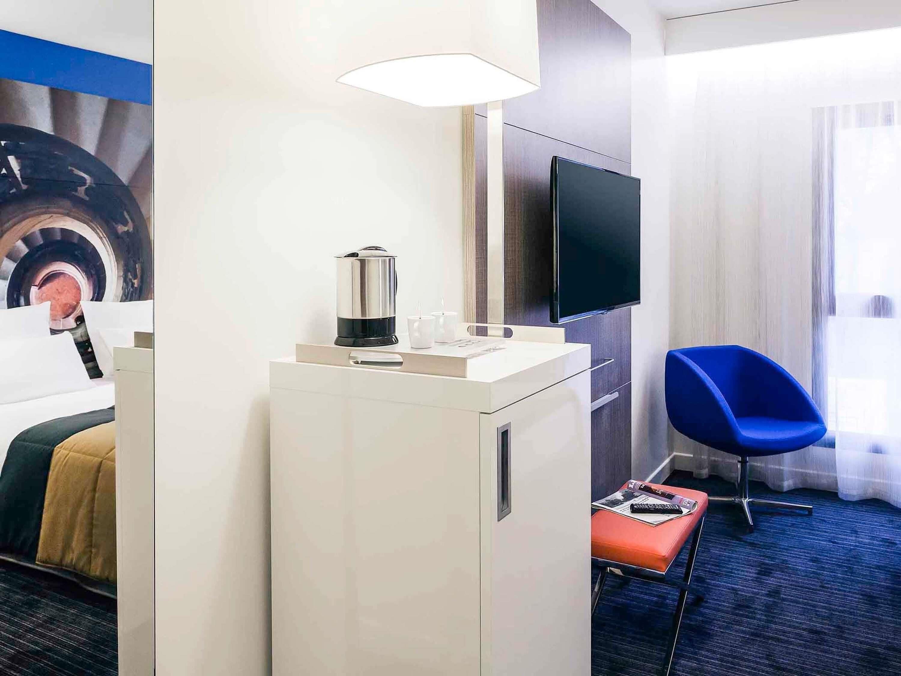 Premium bedding, minibar, in-room safe, desk