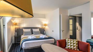 Privilege ジュニア ダブルルーム ダブルベッド 1 台ソファーベッド付き | 高級寝具、ミニバー、セーフティボックス (室内)、デスク