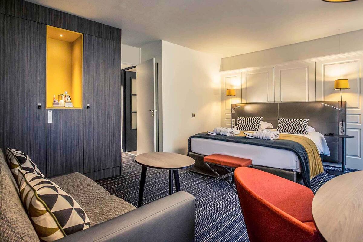 Privilege, Habitación, 1 cama doble con sofá cama | Ropa de cama de alta calidad, minibar, caja fuerte y escritorio