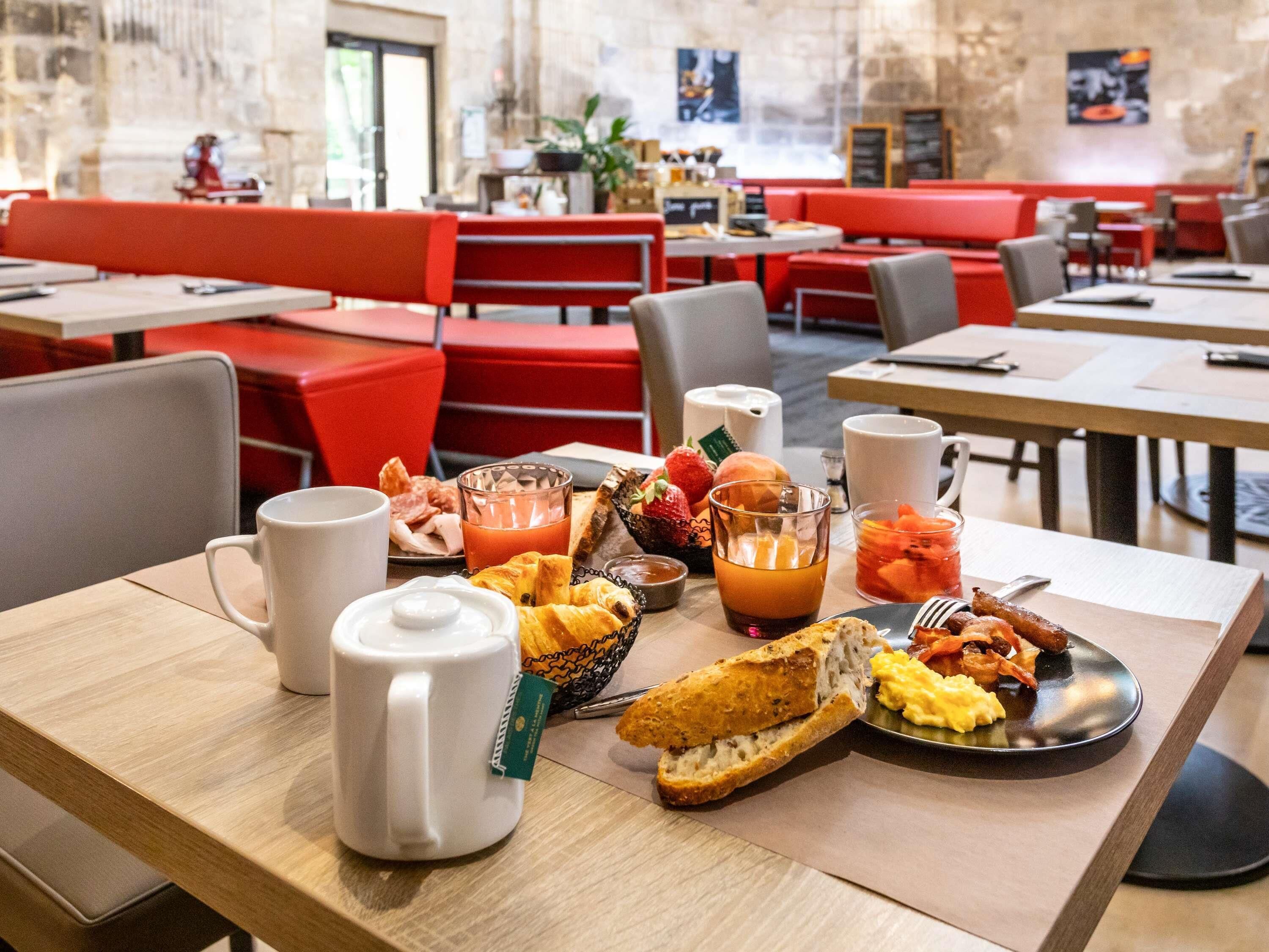 Daily buffet breakfast for a fee