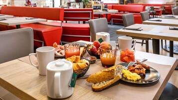 Daily buffet breakfast for a fee