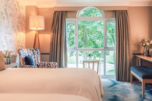 Premium bedding, individually decorated, individually furnished, desk - The Belfry (Sutton Coldfield)