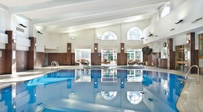 Indoor pool, sun loungers