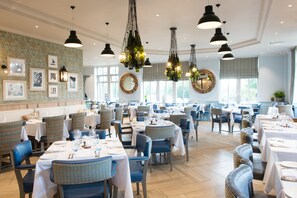 4 restaurants; breakfast, lunch, dinner, and brunch served - The Belfry (Sutton Coldfield)