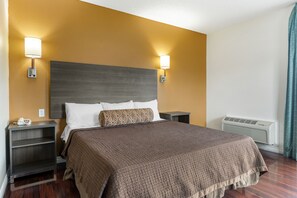 In-room safe, desk, laptop workspace, free WiFi