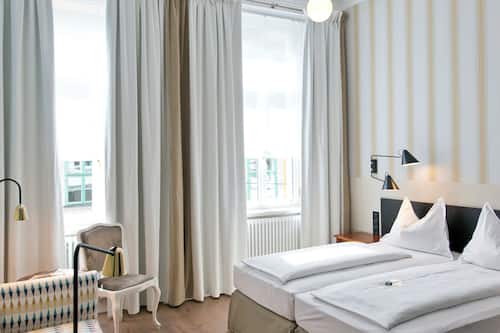Habitación doble Deluxe (Salon) | Ropa de cama de alta calidad, camas con pillow-top y minibar