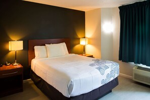 Desk, blackout drapes, iron/ironing board, free WiFi