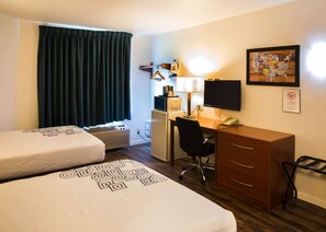 Chambre Standard, 2 lits doubles, non-fumeur | Bureau, rideaux d’obscurcissement, fer et planche à repasser